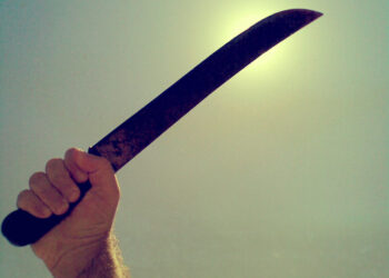 Briga por máquina de cortar grama acaba em morte em chácara de área rural