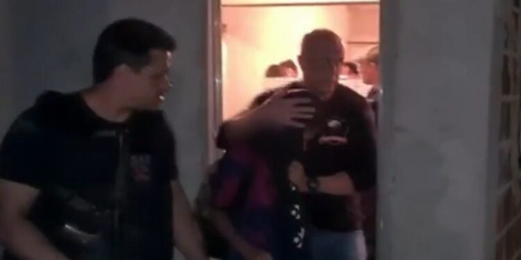 Polícia estoura cativeiro, liberta vítima e prende sequestrador