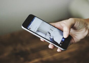 Homem é preso por divulgar nudes da ex-namorada e descumprir medida protetiva