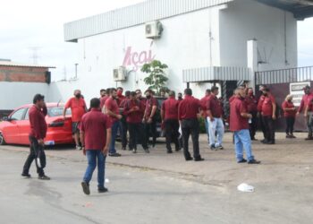 Em Manaus, empresa de ônibus é vendida e funcionários são impedidos de trabalhar