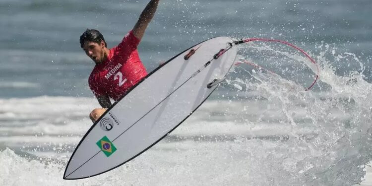 Alerta de Tufão antecipa disputa por medalha no Surf, em Tóquio