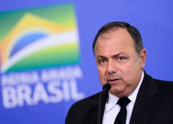 Pazuello nega compra de vacina pelo triplo do preço e diz que apenas cumprimentou empresários
