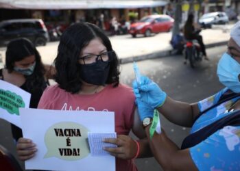 Vacina Amazonas: Mutirões têm horário ampliado para vacinar população a partir de 18 anos neste sábado