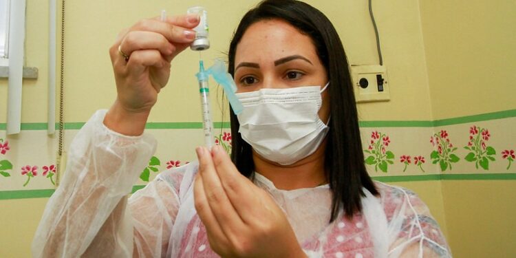 Postos de vacinação contra a Covid-19 não funcionarão neste sábado (10)