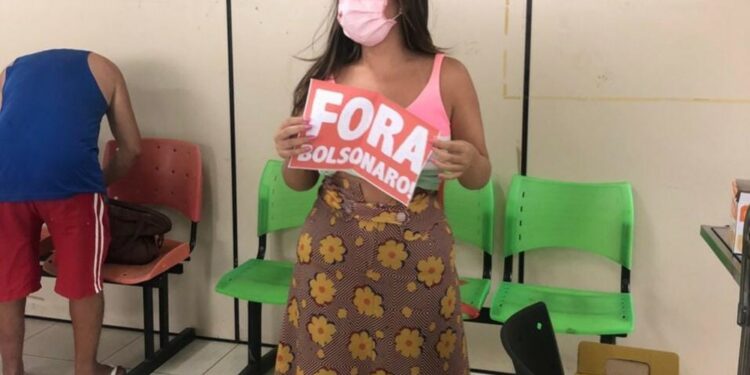 Em Manaus, militares são acusados de recusar vacina a quem protestar contra Bolsonaro