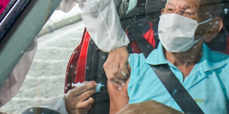 Amazonas começa a aplicar 3ª dose da vacina contra Covid-19 em setembro