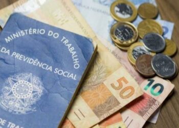Salário mínimo tem previsão de R$1.169 para 2022, diz Governo Federal
