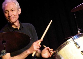 Baterista do Rolling Stones, Charlie Watts, morre aos 80 anos