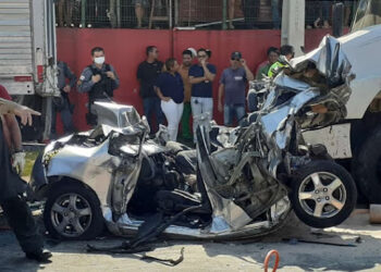 Tragédia anunciada: Motoristas de carretas e caminhões ignoram Lei que proíbe circulação em ruas de Manaus