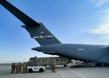 EUA finalizam retirada de cidadãos do Afeganistão