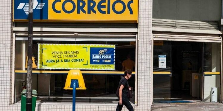 Funcionários públicos são investigados pela PF por desvio de produtos dos Correios