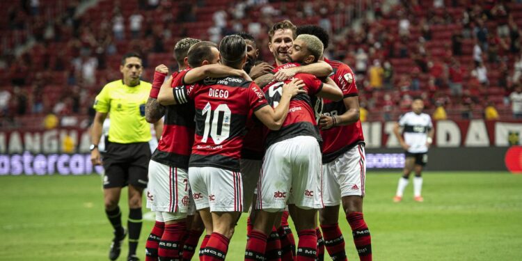 Flamengo goleia Olímpia e garante vaga na semifinal da Libertadores