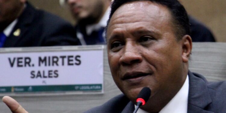 Vereador bolsonarista Marcel Alexandre é o único parlamentar a não se vacinar contra Covid-19