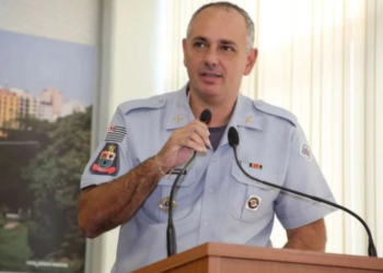 Comandante de batalhão da PM é afastado por convocar manifestação