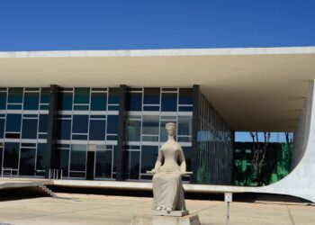 Governadores divulgam nota em defesa de ministros do STF