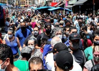 Covid-19: país registra 894 mortes e 30,8 mil casos em 24 horas