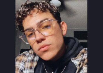 TikToker morre após ser baleado no olho dentro de cinema