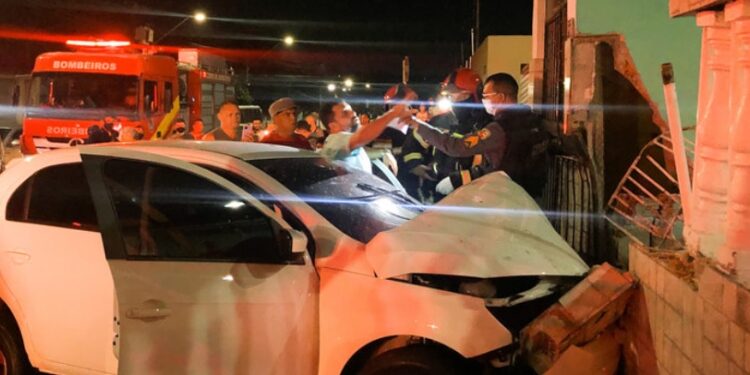 Motorista visivelmente embriagado causa acidente no Cidade Nova
