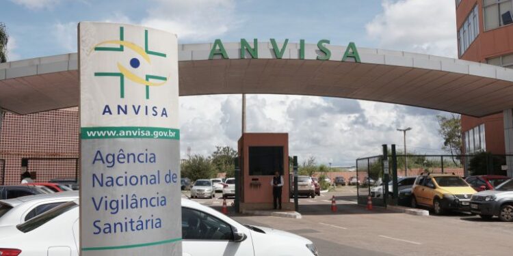 Anvisa autoriza uso emergencial de medicação contra Covid-19