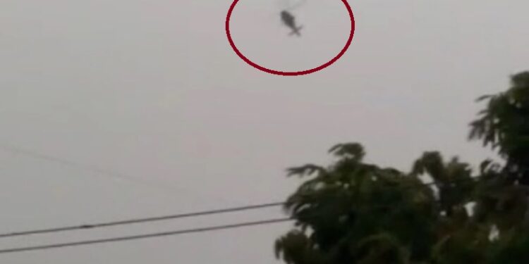 Helicóptero do Exército Brasileiro cai e deixa um militar morto, no Careiro da Várzea; veja vídeo