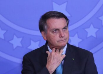Bolsonaro passa a ser investigado no inquérito das fake news