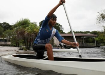 Ouro de Isaquias Queiroz na Olimpíada inspira crianças da Amazônia