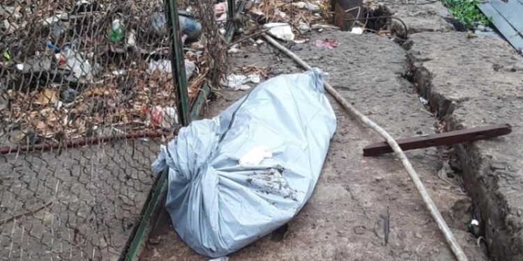 Corpo é encontrado boiando com sinais de tortura, na zona Sul de Manaus