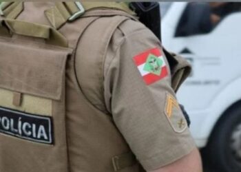 Mulher esfaqueia noivo de 71 anos a uma semana do casamento