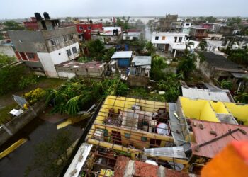 Furacão Grace atinge o México e provoca oito mortes