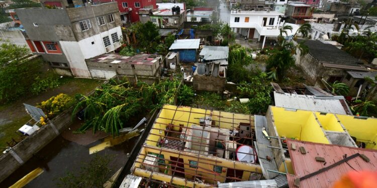 Furacão Grace atinge o México e provoca oito mortes