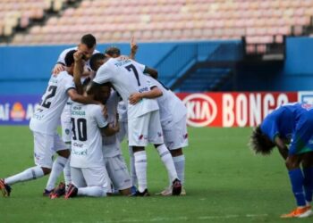 Manaus FC vence em casa e assume liderança de grupo, na série C do Brasileirão