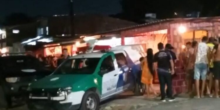 Adolescente é executado com cerca de 20 tiros após passar o dia trabalhando em obra na zona Leste