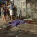 Pedreiro é executado com diversos tiros após lavar carro, no bairro Compensa