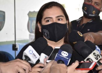 Homem que incendiou casa de idosa é preso pela polícia, em Manaus