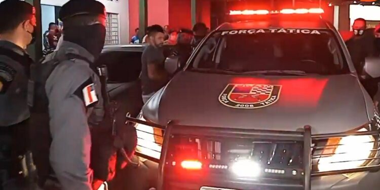Motorista de app é sequestrado e resgatado pela polícia; cinco suspeitos foram presos