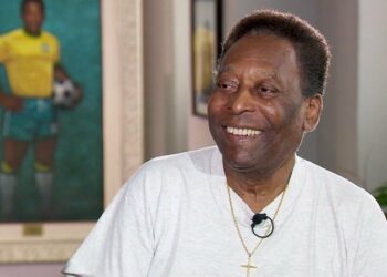 Pelé é internado no Albert Einstein, em São Paulo