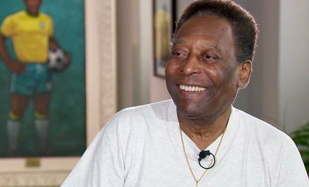 Pelé é internado no Albert Einstein, em São Paulo