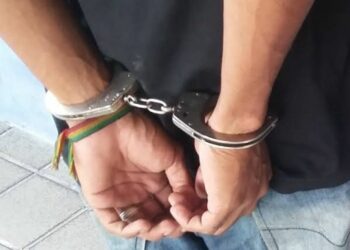 Homem é preso ao invadir casa de ex-companheira e espanca-la na frente da filha de 3 anos