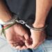 Homem é preso ao invadir casa de ex-companheira e espanca-la na frente da filha de 3 anos