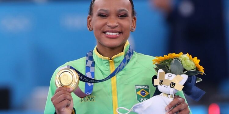 É ouro! Receba conquista medalha inédita no salto para o Brasil