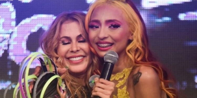 Ruivinha de Marte participa de live com Joelma e se emociona