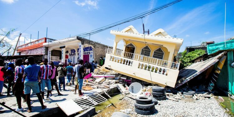 Novo terremoto atinge Haiti horas após desastre que deixou mais de 300 mortos