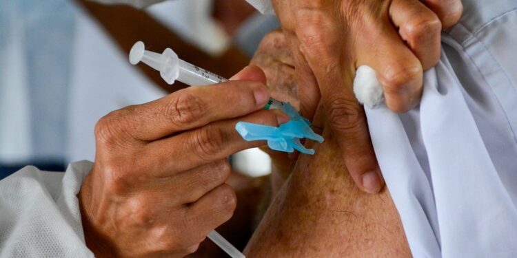 Ministério da Saúde confirma aplicação da 3ª dose da vacina contra Covid-19 para setembro