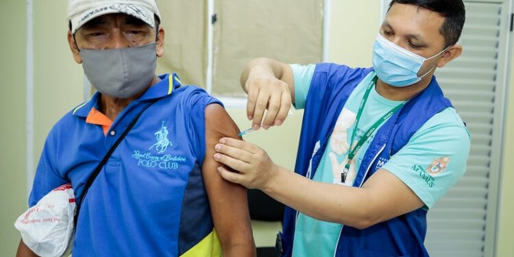 Prefeitura de recebe 58 mil doses e amplia postos de vacinação contra a Covid-19