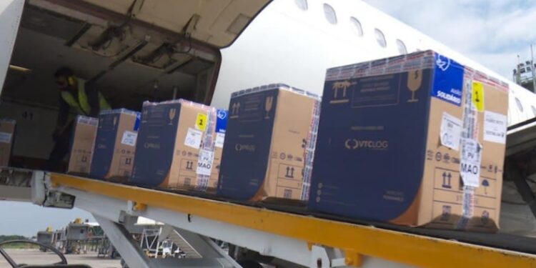 Amazonas recebe mais de 84,6 mil doses de vacina contra Covid-19