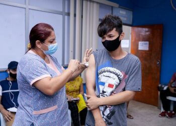 Mais de 100 mil adolescente já foram vacinados contra Covid-19, em Manaus