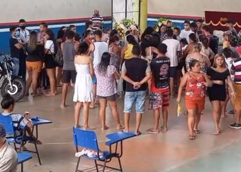 Velório de motociclista morto ao ter o pescoço cortado por linha de cerol é marcado por comoção e revolta