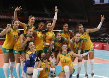 Vôlei: Brasil vence Quênia e pega o Comitê Russo nas quartas em Tóquio