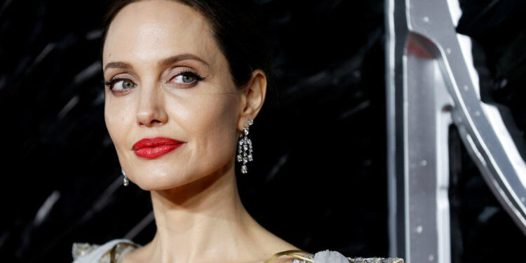 Angelina Jolie revela assédio sexual sofrido por produtor em Hollywood