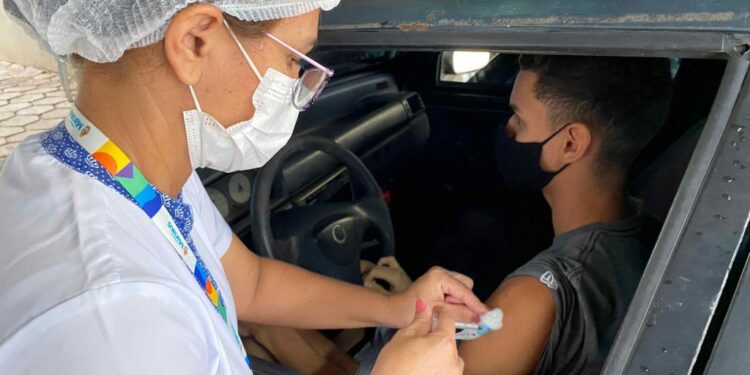Mais de 44 mil pessoas já se vacinaram no mutirão Vacina Amazonas, em Manaus